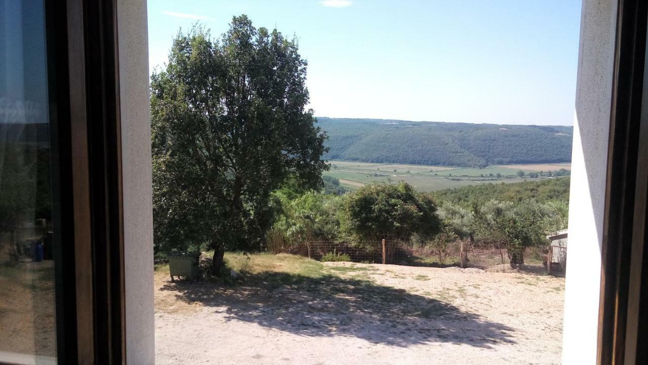 Rooms Agroturizam Romano บูเย ภายนอก รูปภาพ