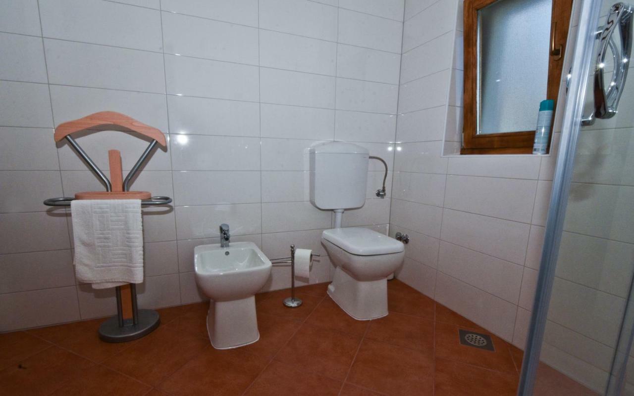 Rooms Agroturizam Romano บูเย ภายนอก รูปภาพ
