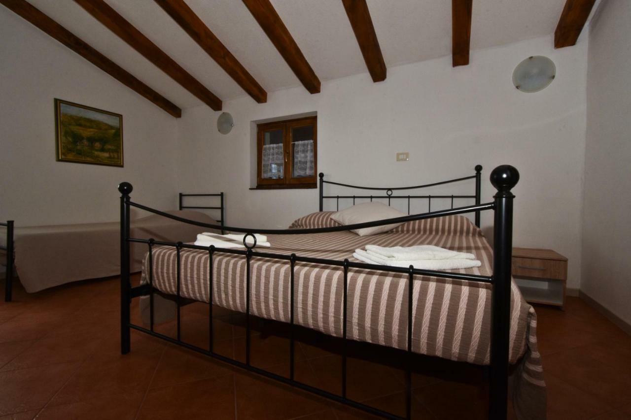 Rooms Agroturizam Romano บูเย ภายนอก รูปภาพ