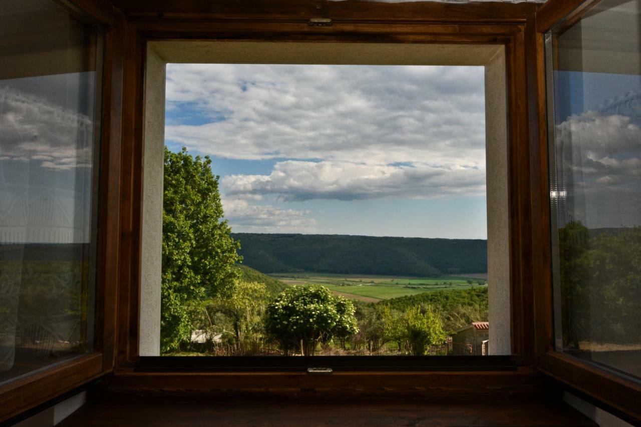 Rooms Agroturizam Romano บูเย ภายนอก รูปภาพ